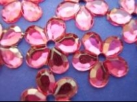 Koraliki - kwiatki 12 mm FUKSJA